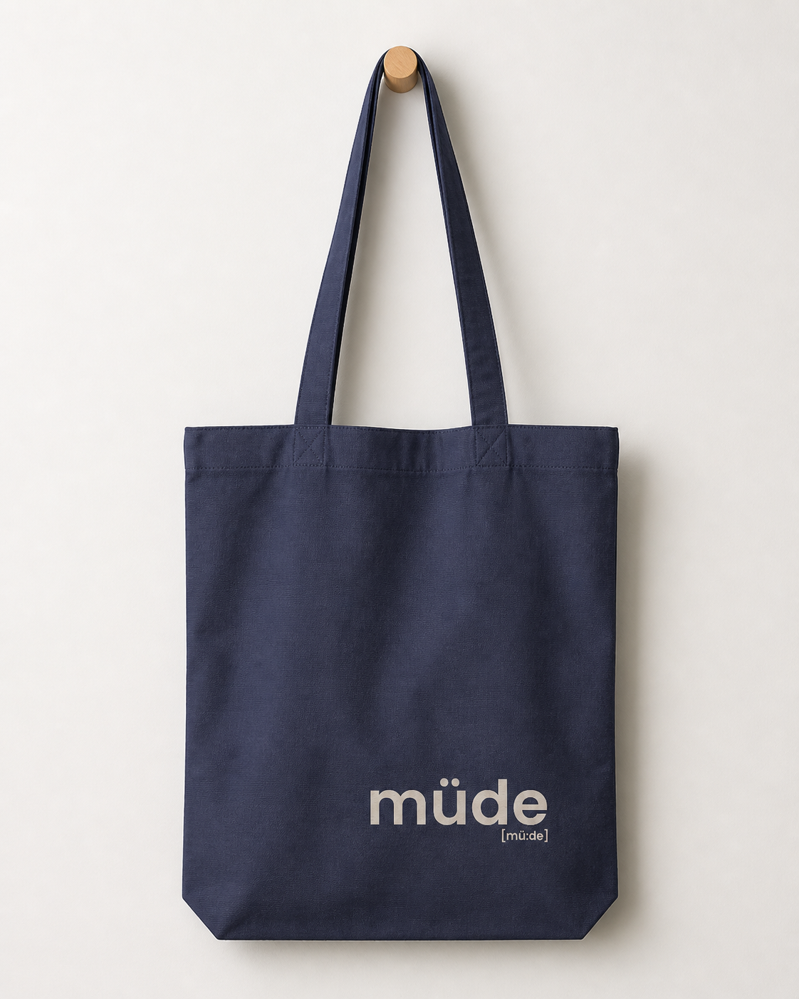 müde. – Bio Stoffbeutel mit ehrlichem Statement Midnight Blue ca. 38x42 Joispulse Store Taschen