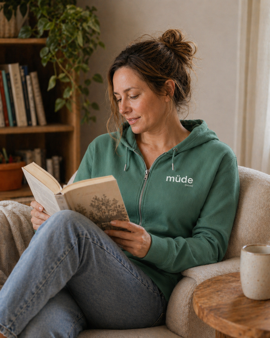 müde. – Bio Zip-Hoodie für ehrliche Übergänge Joispulse Store Jacken/ Zipper