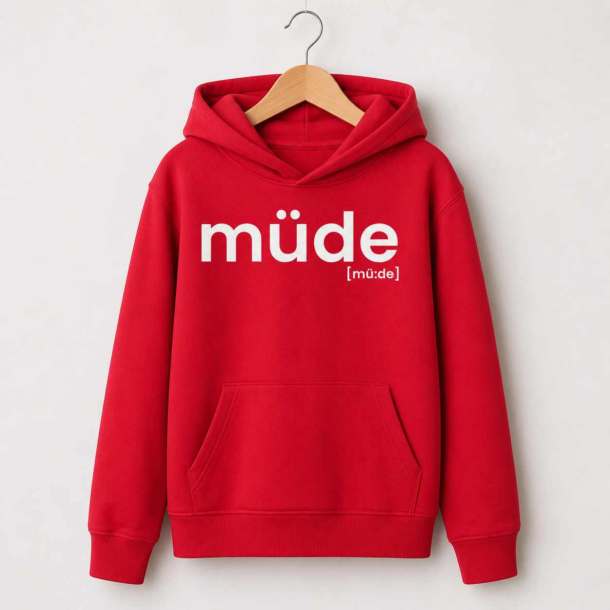 müde. – Bio Kinder Hoodie mit ehrlichem Statement Red Joispulse Store Kids & Babys