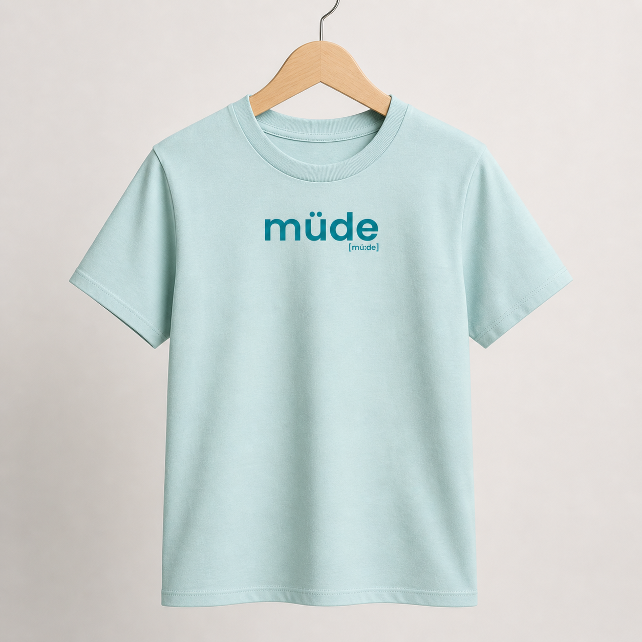 müde. – Bio Kinder T-Shirt mit ehrlichem Statement Caribbean Blue Joispulse Store Kids & Babys