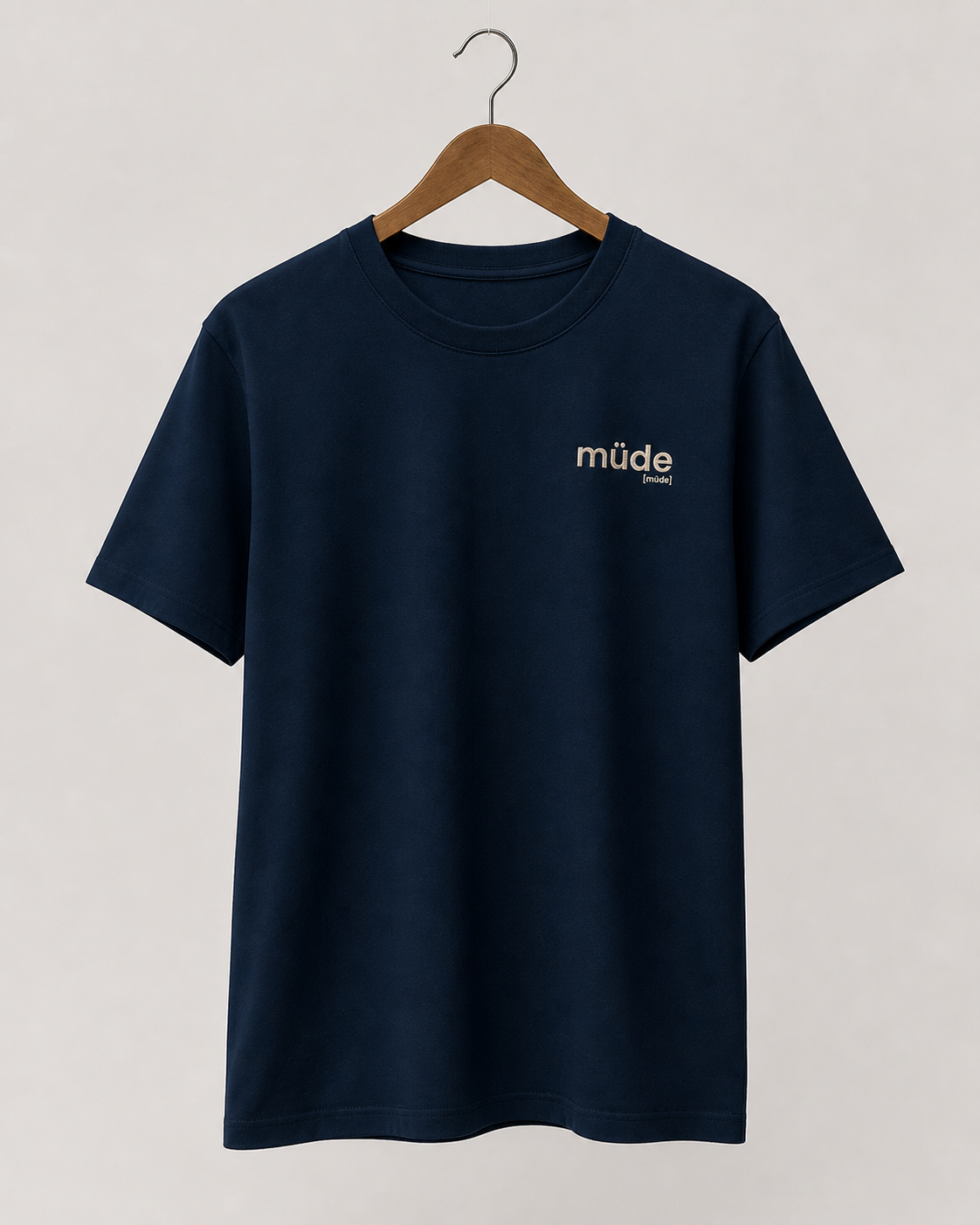 müde. – Bio T-Shirt mit ehrlichem Statement French Navy Joispulse Store Unisex-Shirts
