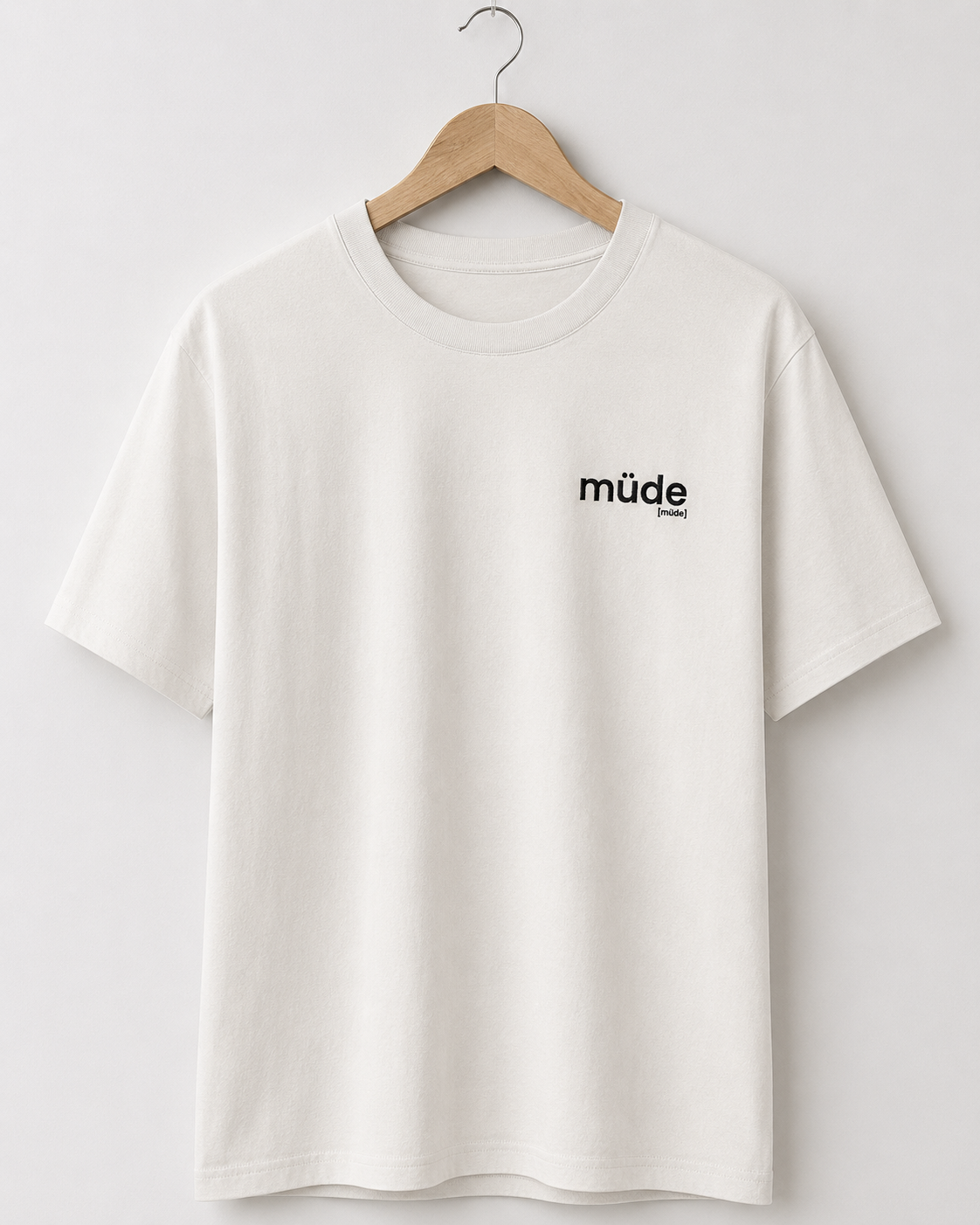 müde. – Bio T-Shirt mit ehrlichem Statement Off White Joispulse Store Unisex-Shirts