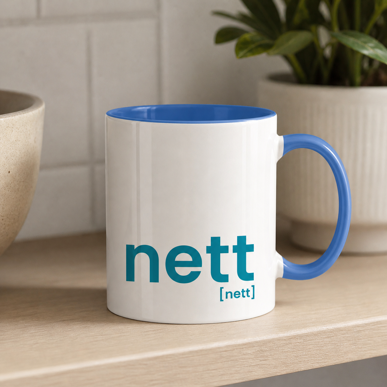 nett. – Zweifarbige Statement-Tasse für ehrliche Morgen Cambridge Blue 330ml Joispulse Store Trinkgefäße